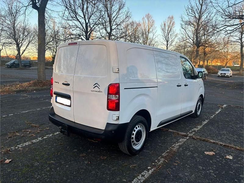 Używany Citroën Jumpy Business Class 122 KM (89 kW) 2016 Biały Minivan
