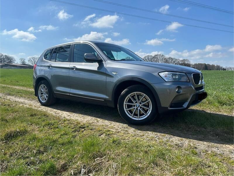 Grau Gebraucht 2013 BMW X3 Sport Line SUV | 11.200 € (Superpreis) - Bild 1/4