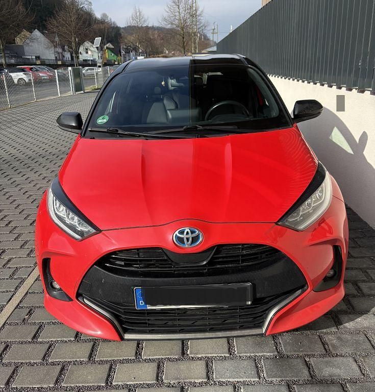 Gebraucht Toyota Yaris Edition 101 PS (74 kW) 2021 Rot Kleinwagen