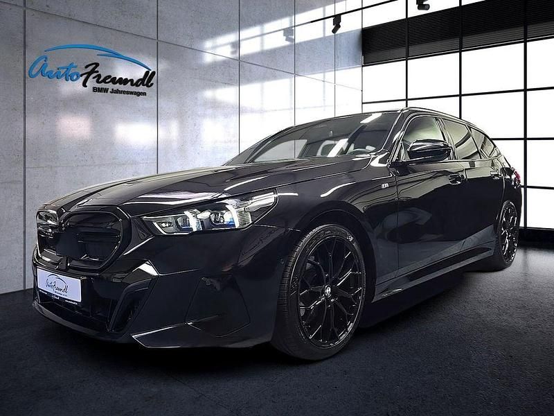 Schwarz Gebraucht 2025 BMW 520 M Sport Limousine | 56.999 € (Guter Preis) - Bild 1/4