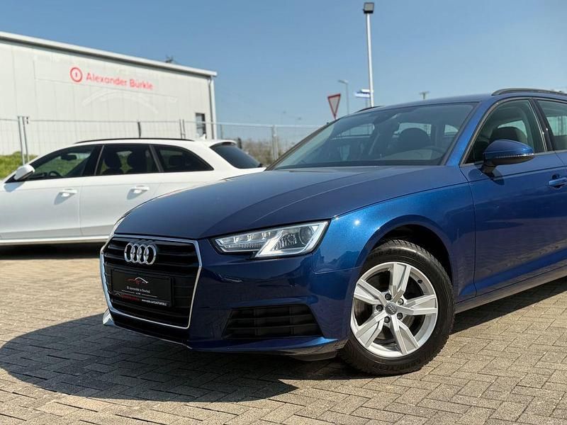 Gebraucht Audi A4 Basis 150 PS (110 kW) 2017 Blau Kombi