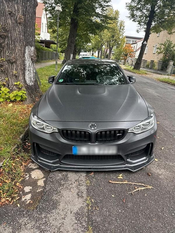 Grau Gebraucht 2016 BMW M4 M Performance Coupé | 39.000 € - Bild 1/4