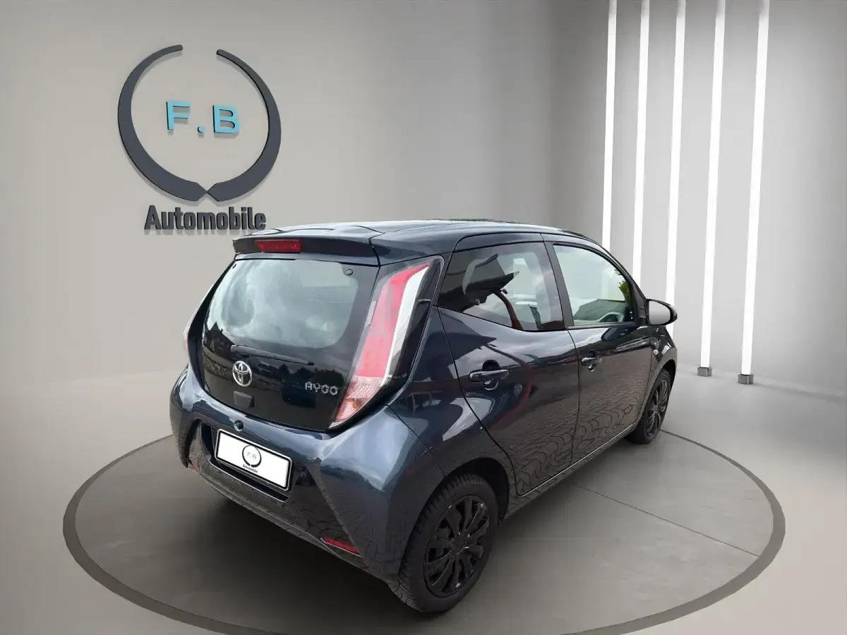 Gebraucht Toyota Aygo X-play 70 PS (51 kW) 2016 Kleinwagen