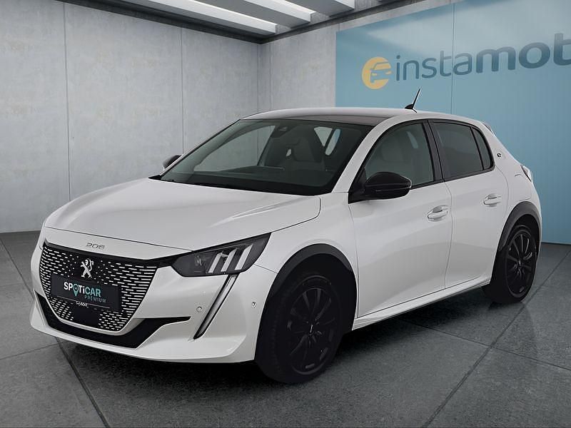 Weiß Gebraucht 2021 Peugeot e-208 GT Kleinwagen | 17.699 € (Fairer Preis) - Bild 1/4