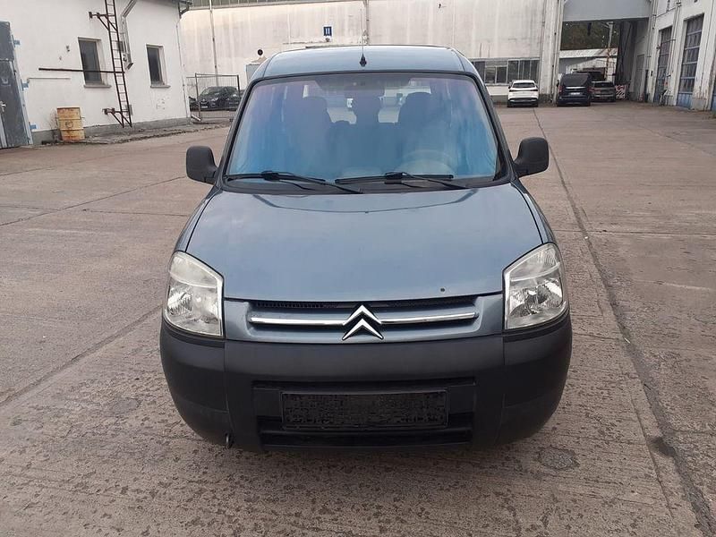 Grau Gebraucht 2008 Citroën Berlingo Van / Kleinbus | 3.998 € (Superpreis) - Bild 1/4
