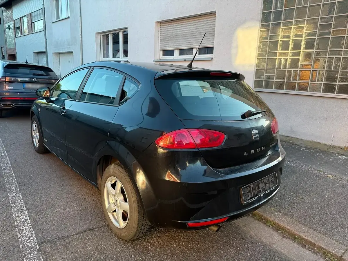 Usata Seat Leon Copa 105 CV (77 kW) 2011 Nero Utilitaria
