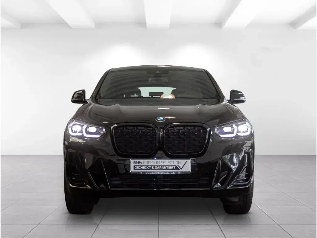 Gebraucht BMW X4 Performance 190 PS (139 kW) 2025 Saphirschwarz SUV