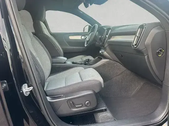Gebraucht Volvo XC40 Plus 2025 Schwarz SUV