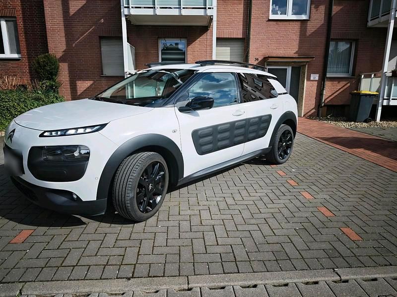 Gebraucht Citroën C4 82 PS (60 kW) 2016 Weiß Limousine