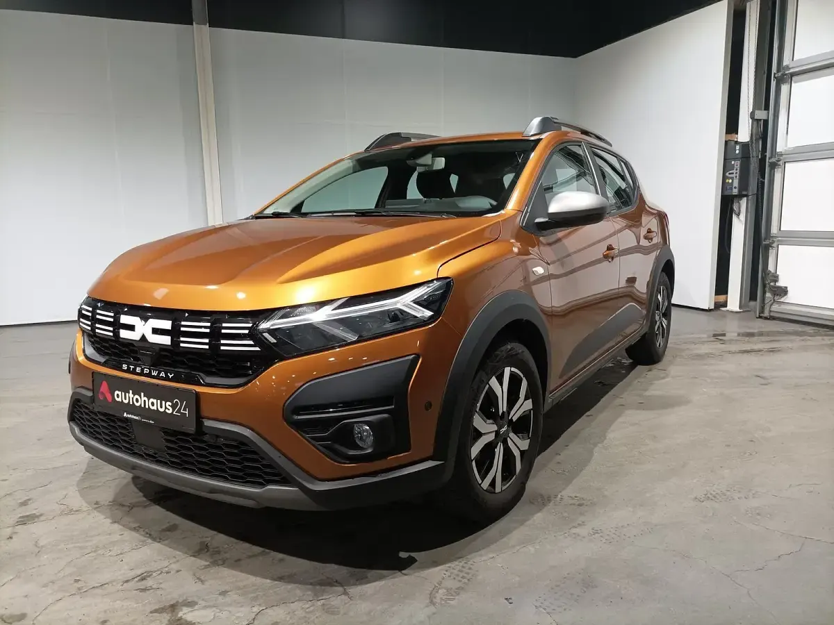 Gebraucht Dacia Sandero Expression 110 PS (80 kW) 2023 Orange Limousine