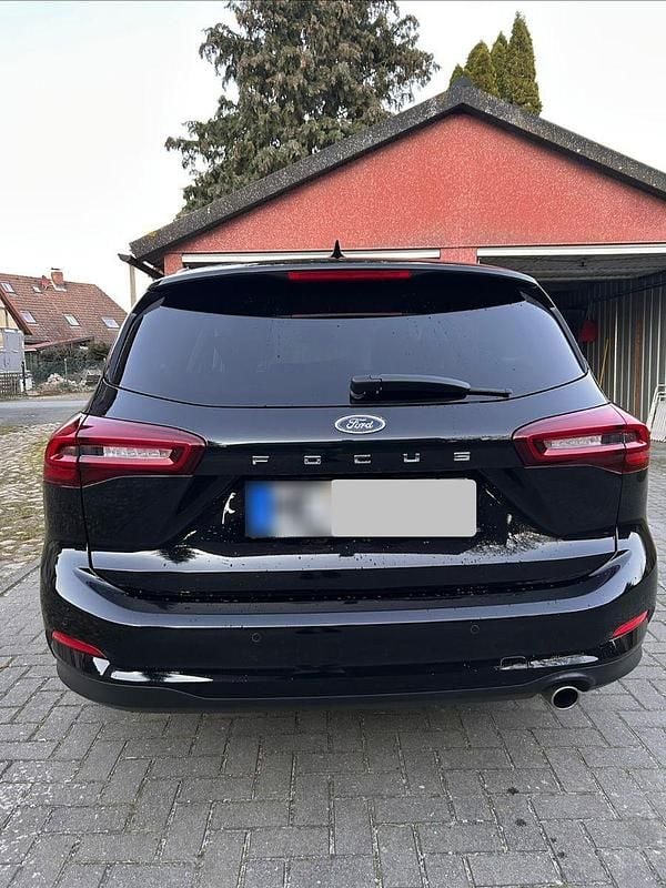 Gebraucht Ford Focus Style 125 PS (91 kW) 2022 Schwarz Kombi