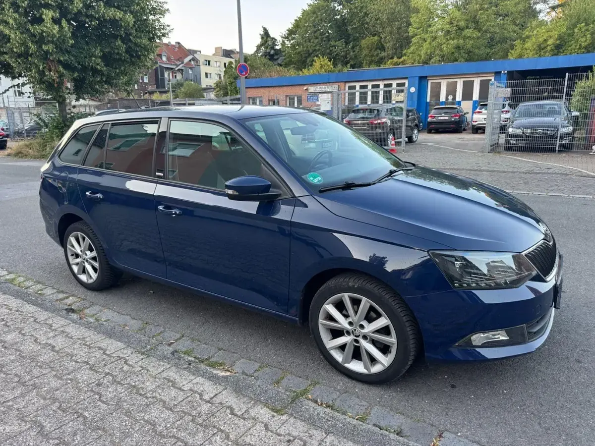 Gebraucht Skoda Fabia 90 PS (66 kW) 2016 Blau Kleinwagen