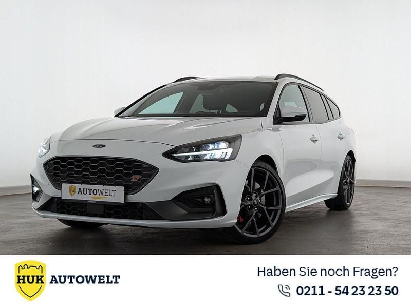 Frostweiß Gebraucht 2020 Ford Focus ST Limousine | 18.460 € (Guter Preis) - Bild 1/3