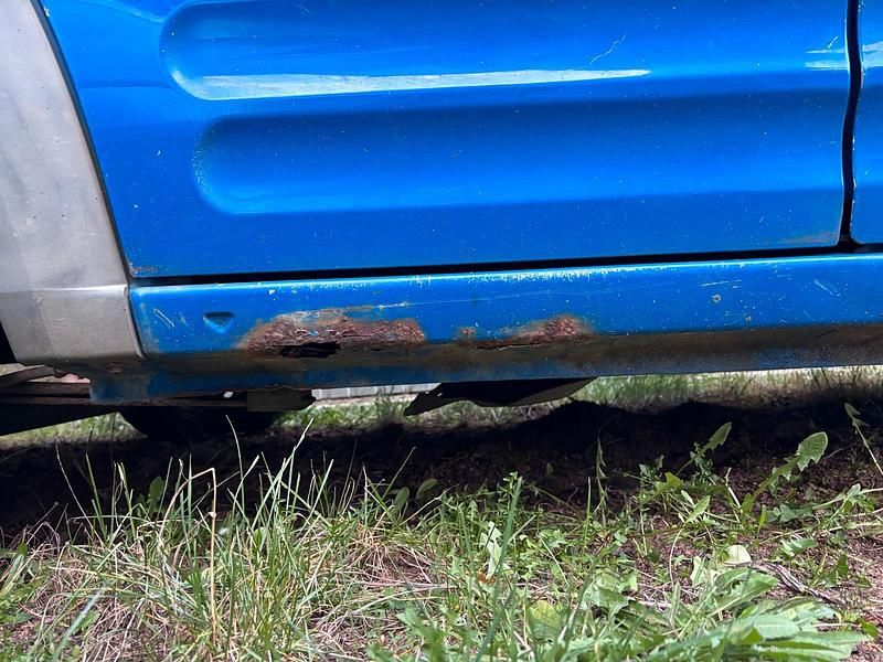 Second-hand Ford Transit 90 CP (66 kW) 2004 Albastru Monovolum