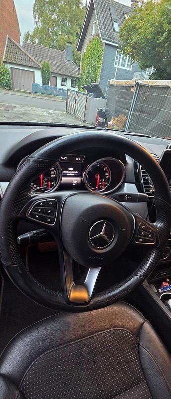 Gebraucht Mercedes GLE250 AMG line 204 PS (150 kW) 2017 Schwarz SUV