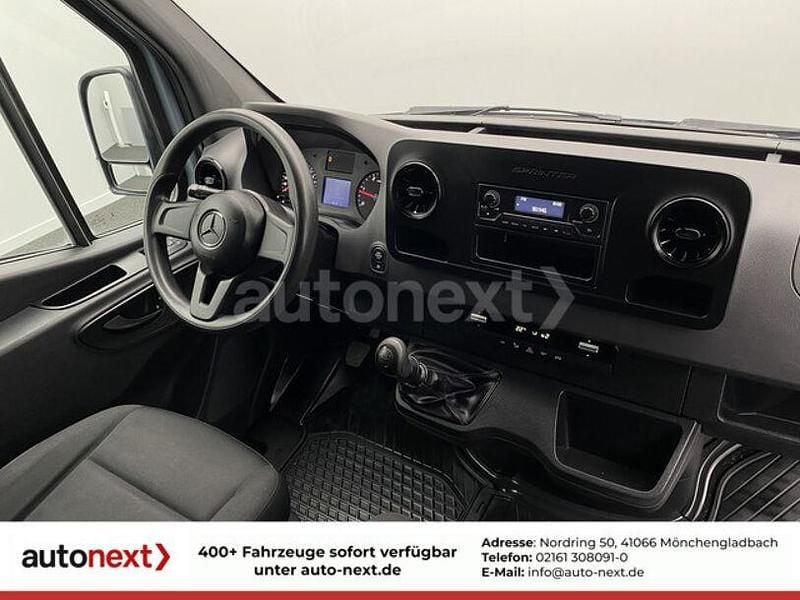 Gebraucht Mercedes Sprinter 163 PS (119 kW) 2020 Grau Van