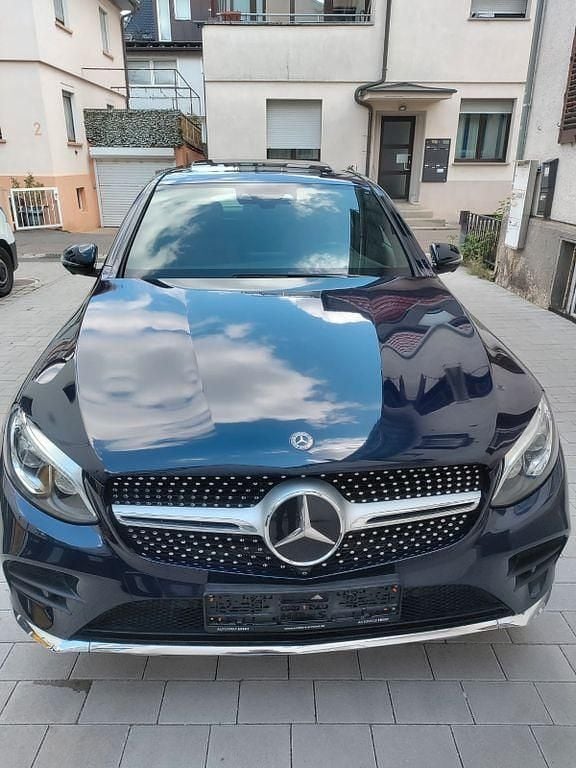 Blau Gebraucht 2017 Mercedes GLC250 AMG line Coupé | 32.150 € (Guter Preis) - Bild 1/4