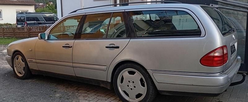 Gebraucht Mercedes E320 224 PS (164 kW) 1997 Silber Kombi