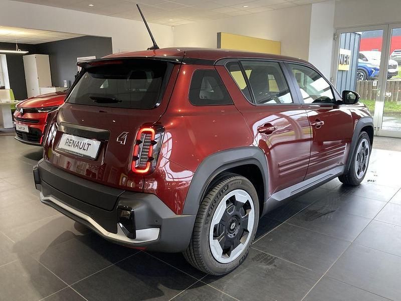 Second-hand Renault 4 E-Tech Evolution 89 kW (122 CP) 2025 Roșu SUV