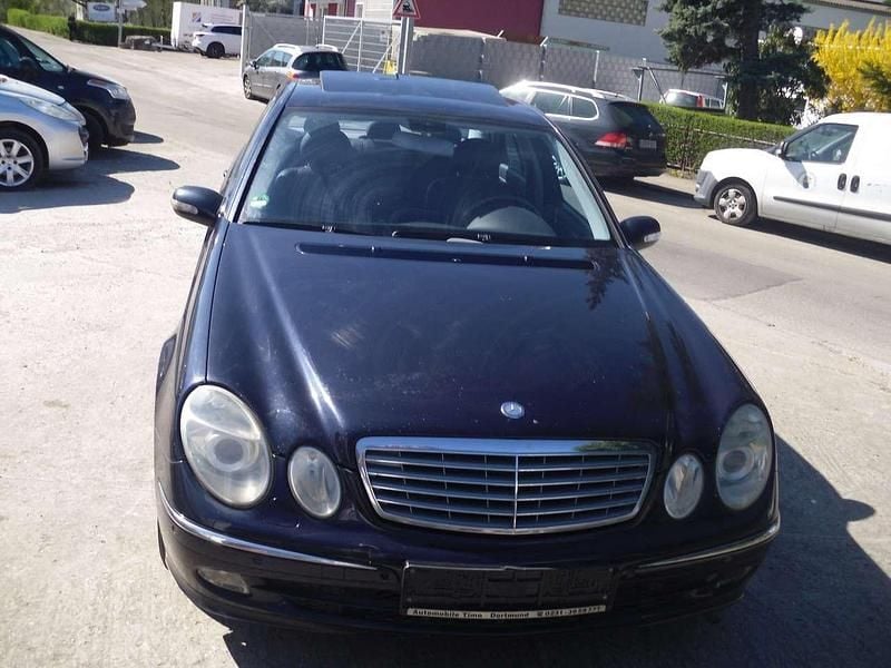 Gebraucht Mercedes E320 Avantgarde 224 PS (164 kW) 2003 Blau Limousine