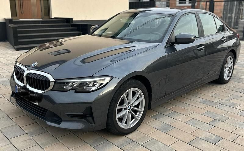 Andere farben Gebraucht 2022 BMW 318 Advantage Limousine | 23.900 € (Guter Preis) - Bild 1/4