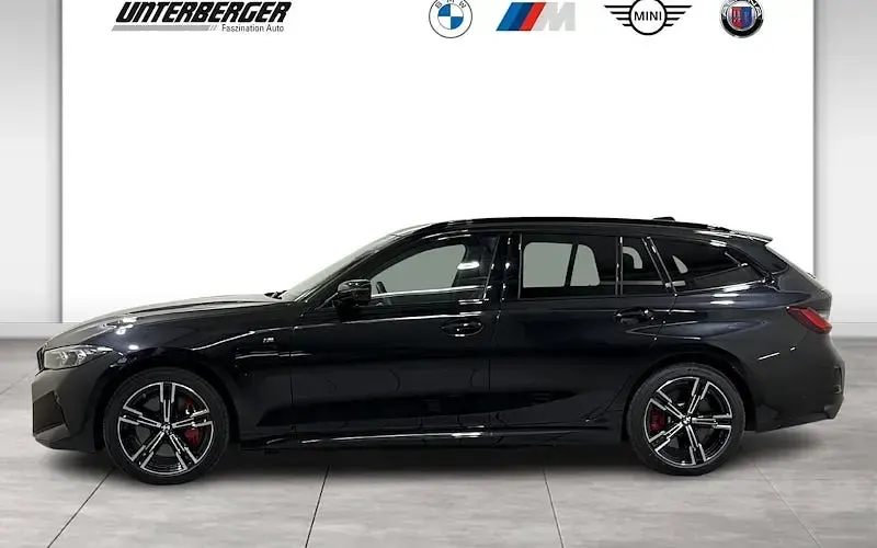 Gebraucht BMW 330e Comfort Edition 292 PS (214 kW) 2025 Schwarz Kombi