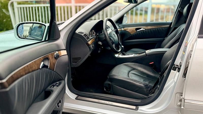 Gebraucht Mercedes E320 Avantgarde 224 PS (164 kW) 2006 Silber Limousine
