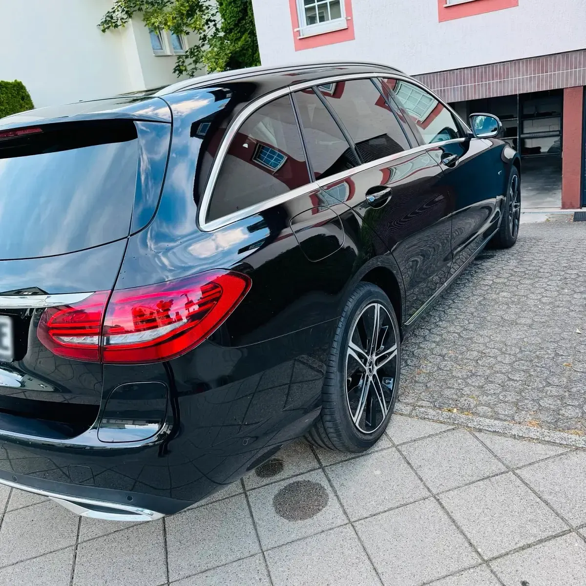 Gebraucht Mercedes C300e 306 PS (225 kW) 2019 Schwarz Kombi