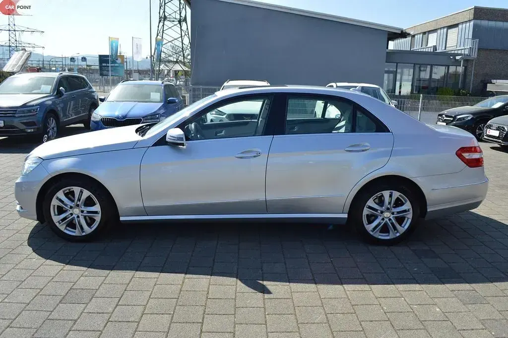 Second-hand Mercedes E300 Elegance 252 CP (185 kW) 2012 Argintiu Berlinǎ