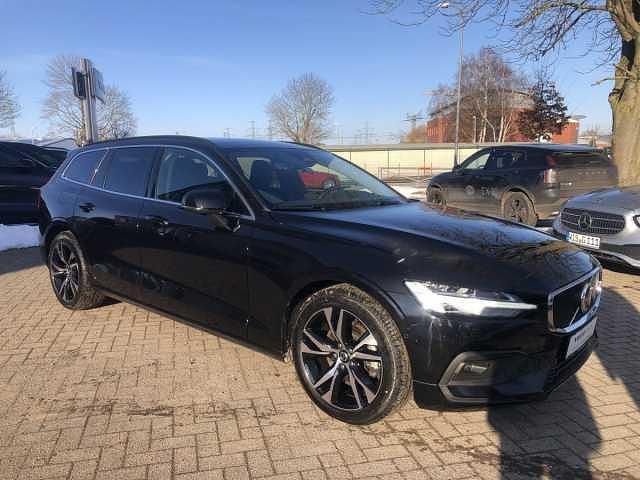Gebraucht Volvo V60 145 PS (106 kW) 2025 Kombi