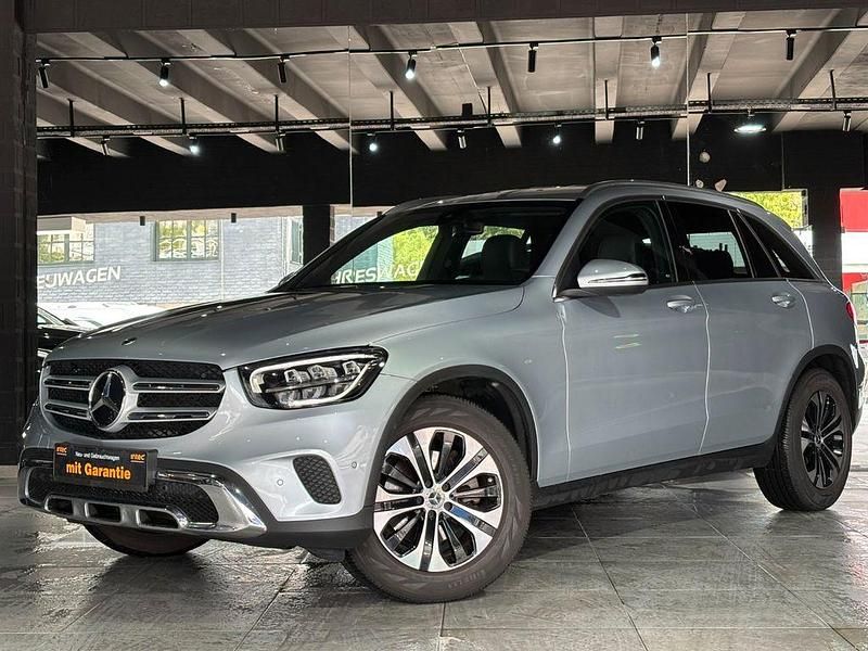 Silber Gebraucht 2022 Mercedes GLC200 SUV | 32.500 € - Bild 1/4