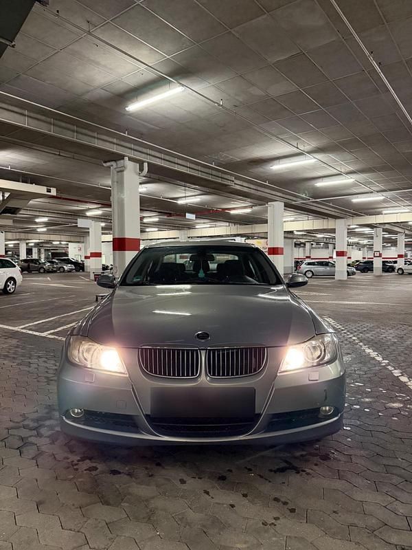 Gebraucht BMW 325 218 PS (160 kW) 2005 Grau Limousine