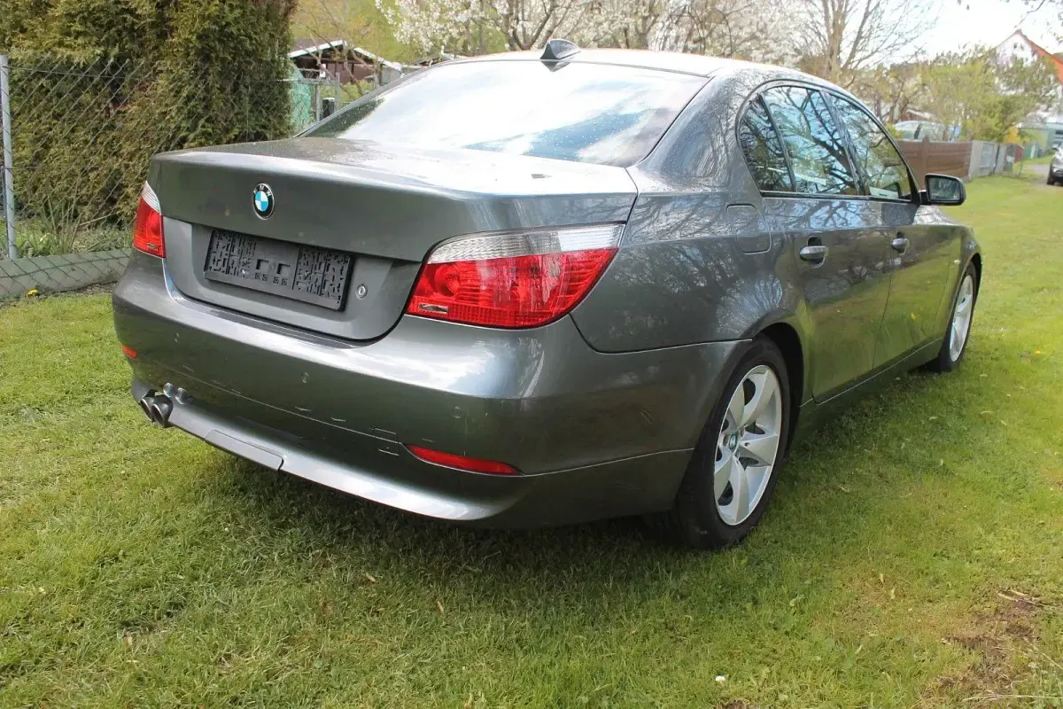 Gebraucht BMW 535 Sport Line 272 PS (200 kW) 2005 Grau Limousine