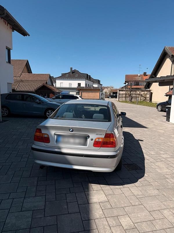 Gebraucht BMW 316 116 PS (85 kW) 2002 Silber Limousine