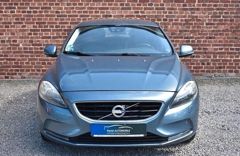 Gebraucht Volvo V40 150 PS (110 kW) 2012 Blau Kleinwagen