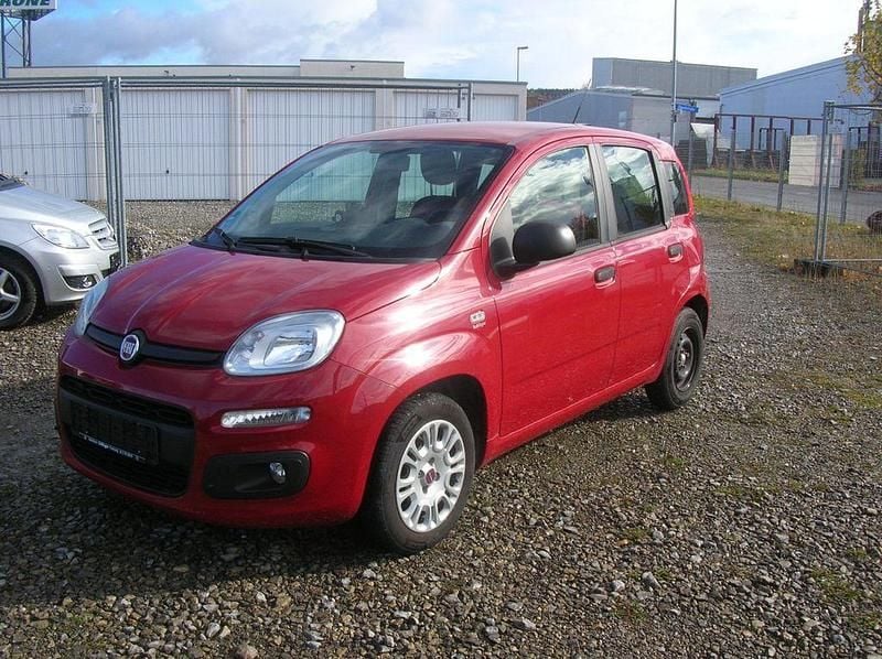 Rot Gebraucht 2015 Fiat Panda Easy Kleinwagen | 5.250 € (Superpreis) - Bild 1/4
