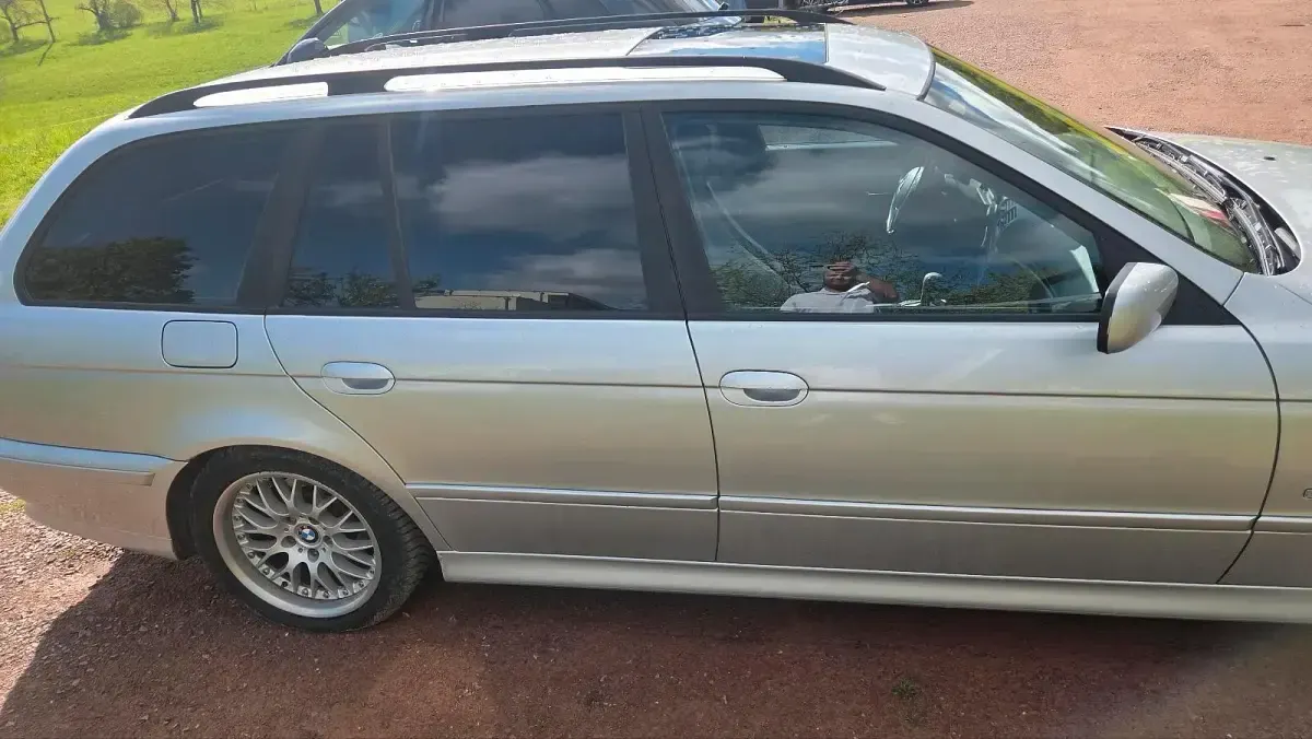 Gebraucht BMW 520 170 PS (125 kW) 2003 Silber Kombi