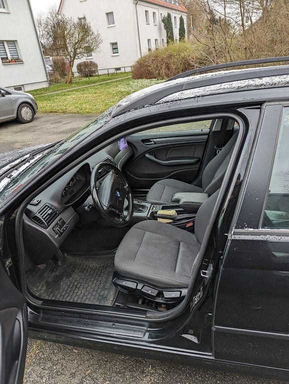 Gebraucht BMW 318 116 PS (85 kW) 2005 Schwarz Kombi