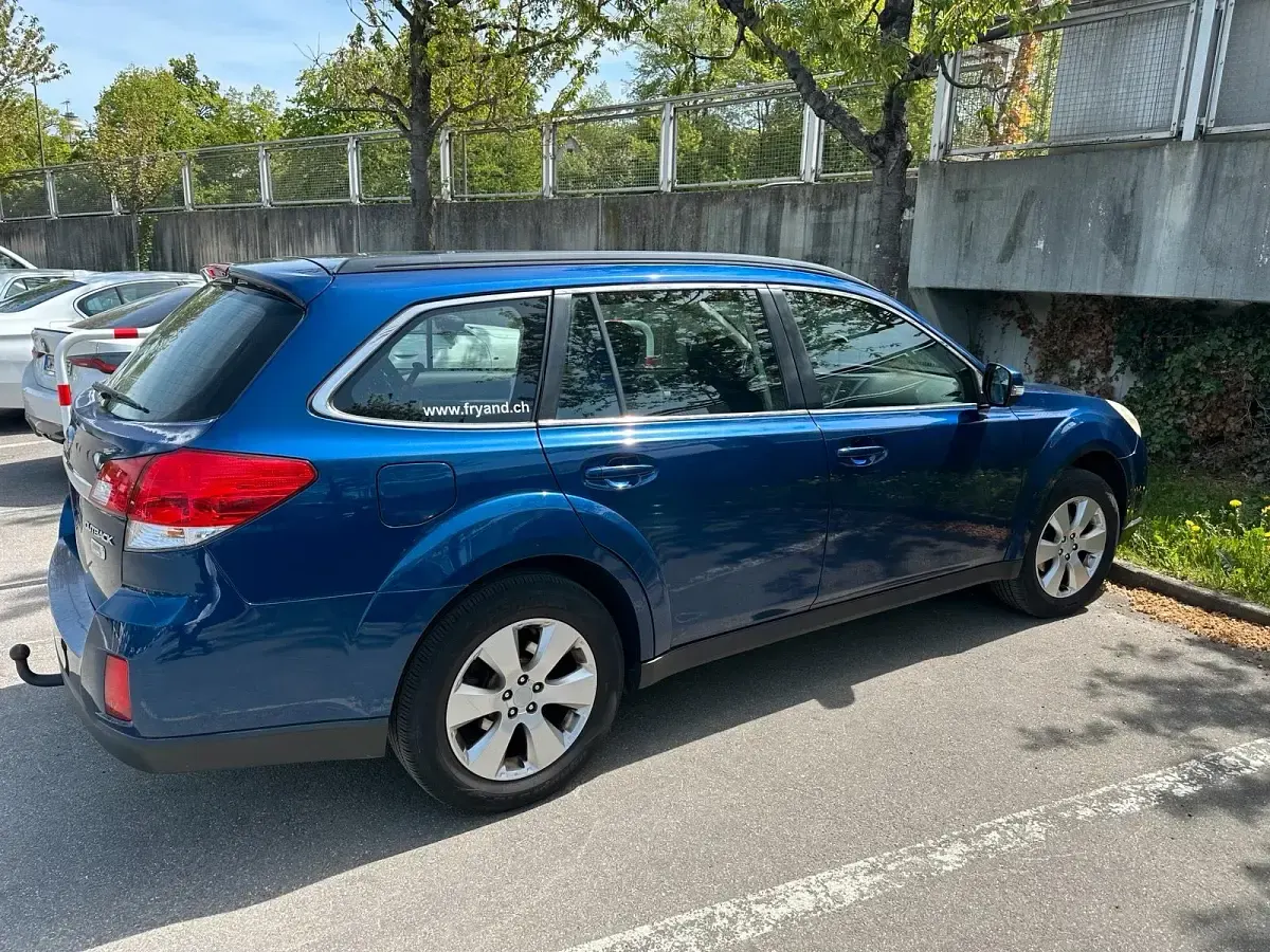 Second-hand Subaru Outback 150 CP (110 kW) 2013 Albastru Break