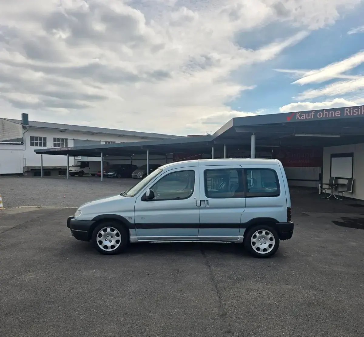 Gebraucht Peugeot Partner 90 PS (66 kW) 2001 Grau Van / Kleinbus