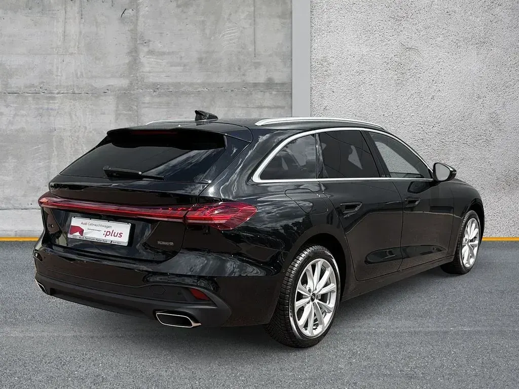 Gebraucht Audi A5 Basis 204 PS (150 kW) 2025 Mythosschwarz metallic Kombi