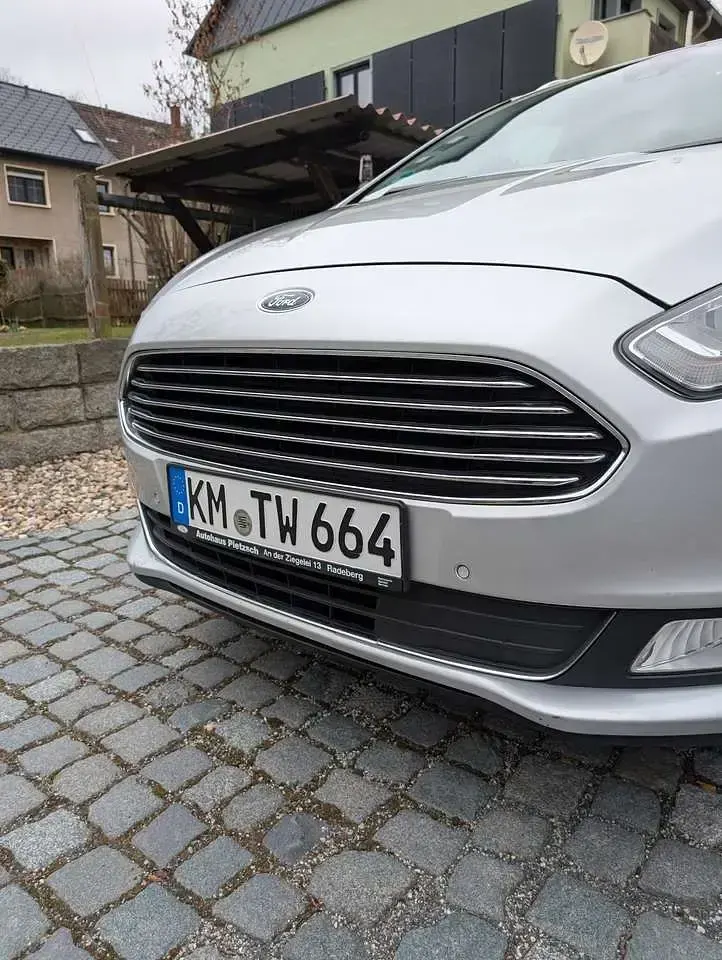 Gebraucht Ford Galaxy Titanium 150 PS (110 kW) 2016 Silber Van / Kleinbus