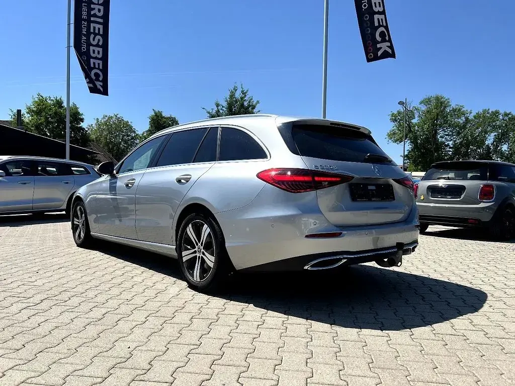 Gebraucht Mercedes 220 Avantgarde 197 PS (144 kW) 2023 Silber Limousine