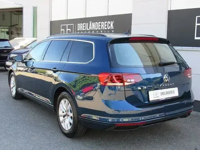 Gebraucht VW Passat Business 150 PS (110 kW) 2021 Blau Kombi