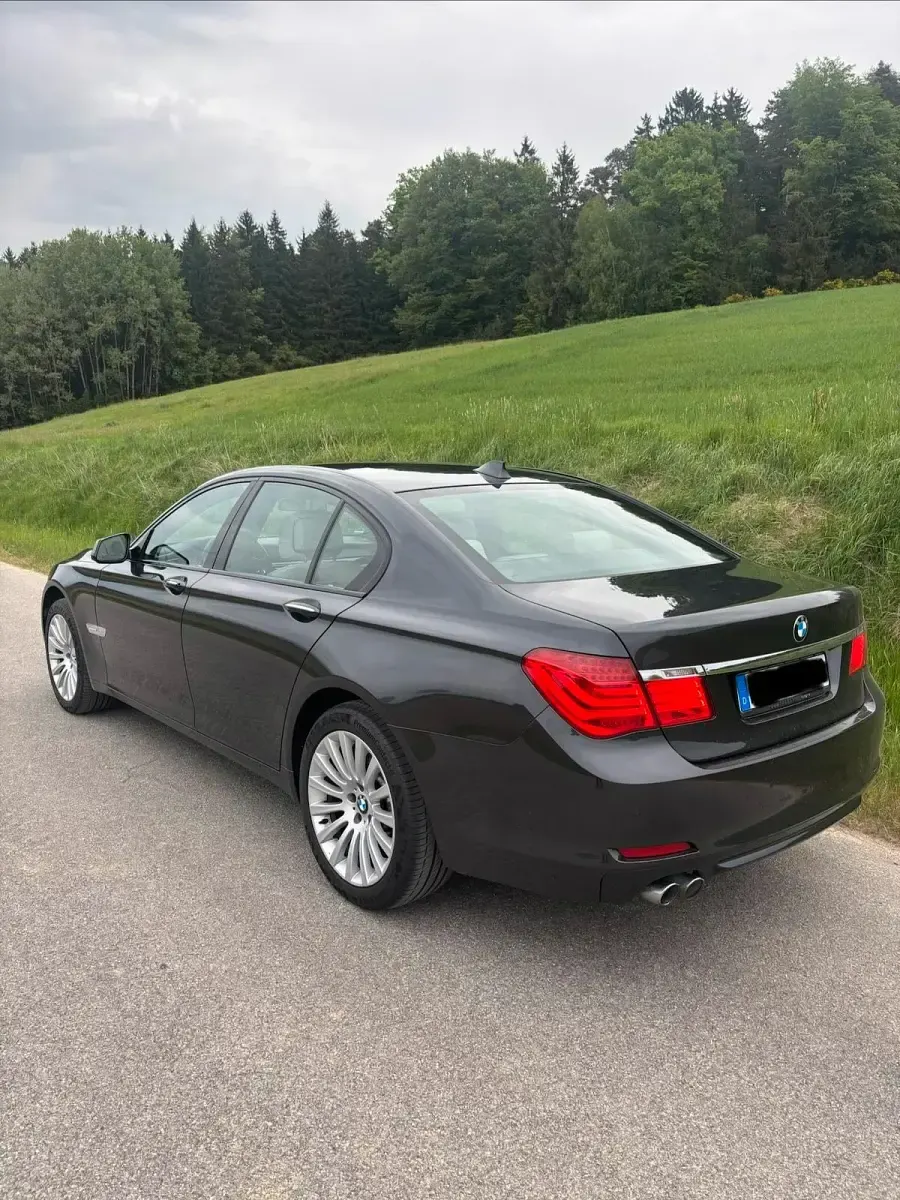 Gebraucht BMW 730 245 PS (180 kW) 2009 Schwarz Limousine