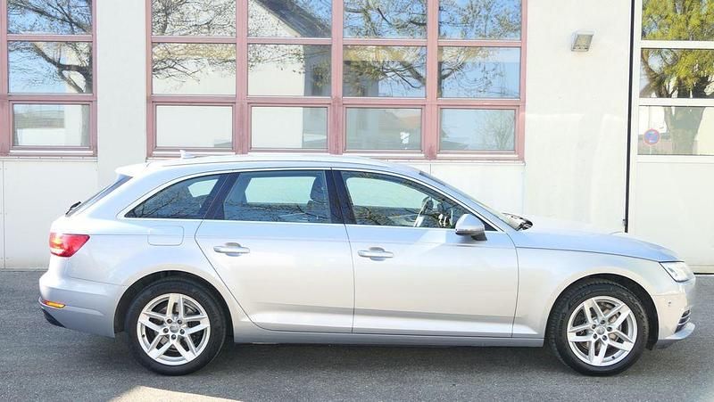 Gebraucht Audi A4 Sport 150 PS (110 kW) 2018 Silber Kombi