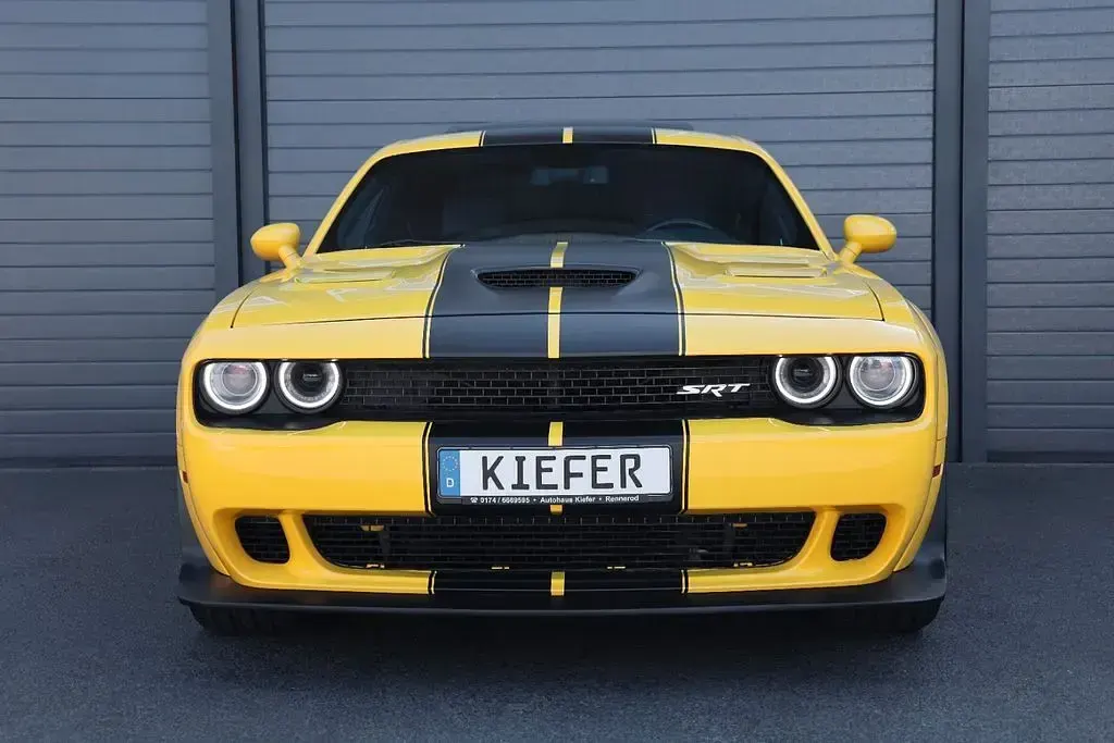 Używany Dodge Challenger 377 KM (277 kW) 2017 Żółty Coupe