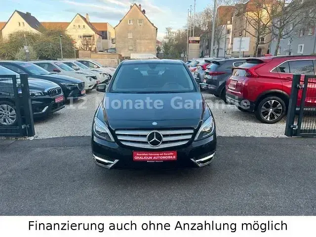 Gebraucht Mercedes B180 122 PS (89 kW) 2014 Schwarz Kleinwagen