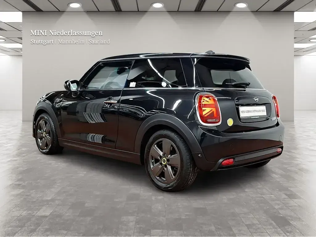 Käytetty Mini Cooper SE 135 kW (184 HP) 2023 Musta Viistoperä