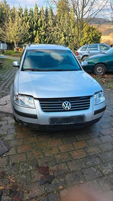 Silber Gebraucht 2002 VW Passat Kombi | 550 € (Superpreis) - Bild 1/4